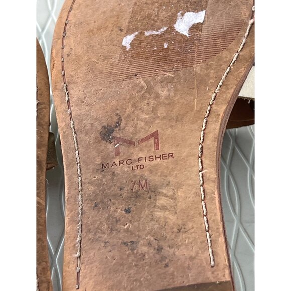 Marc Fisher Pacca Studded Slide Sandals Size 7 Open Toe Flats Tan Gold Neutral - Picture 6 of 7